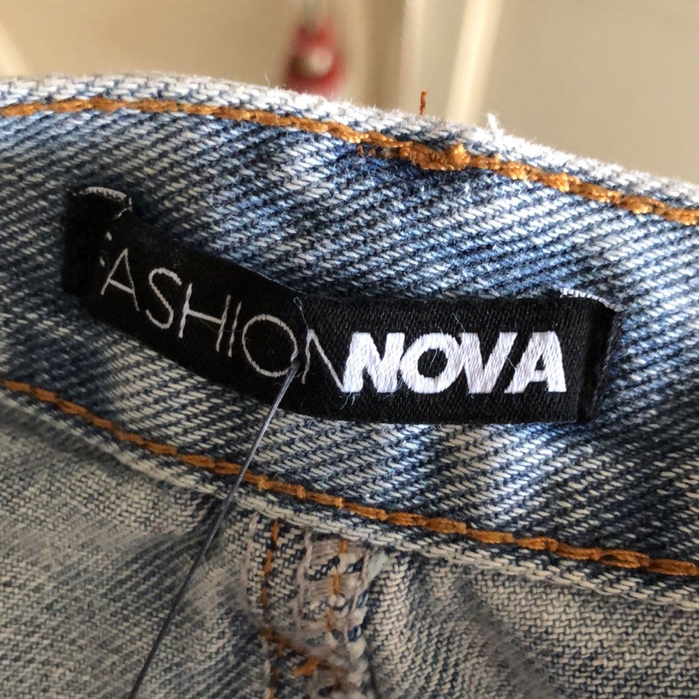 FashionNova Breaking Chains Straight Leg Jeans - Picture 11 of 13